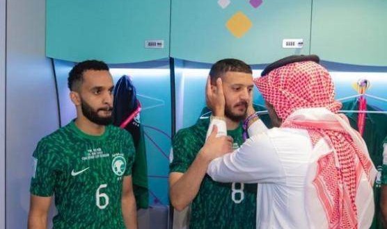 英雄联盟直播-沙特部长安慰球员  雷纳尔：对阵墨西哥将是决赛！