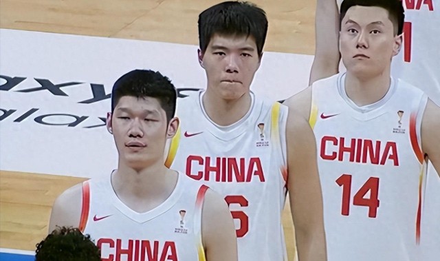 dnf直播-中国男篮逆转夜最差劲之人：失误被换下 仅出场30秒